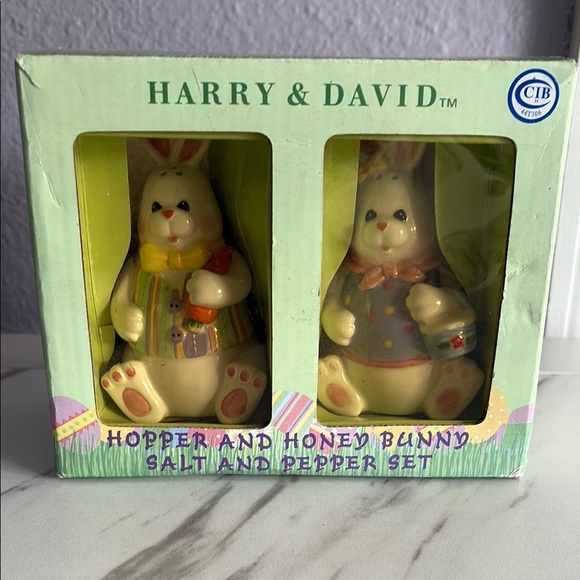 Harry & David Bunny Salt and Pepper Set Easter - Picture 1 of 3